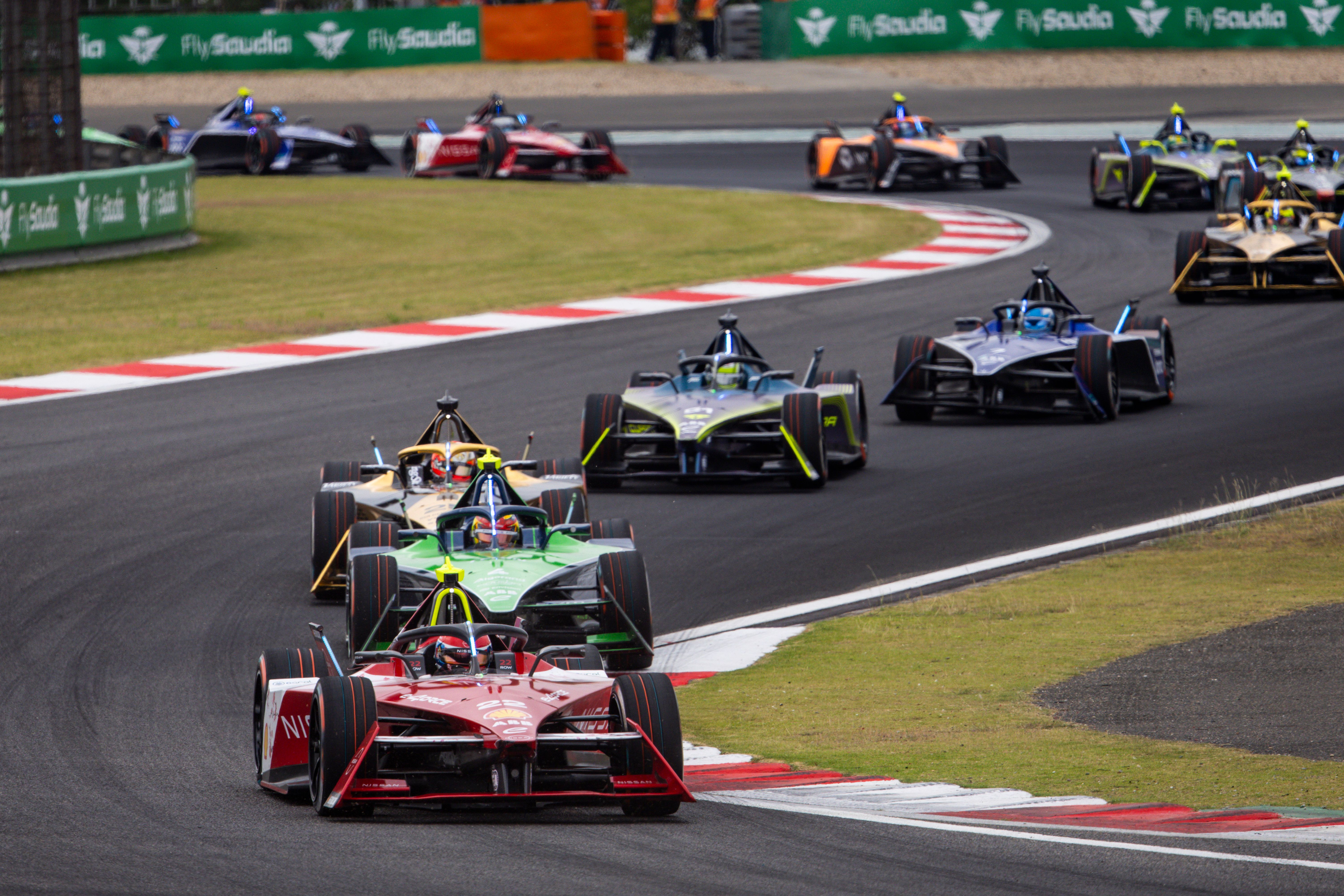 Tim Nissan Formula E meraih poin di kedua balapan Shanghai